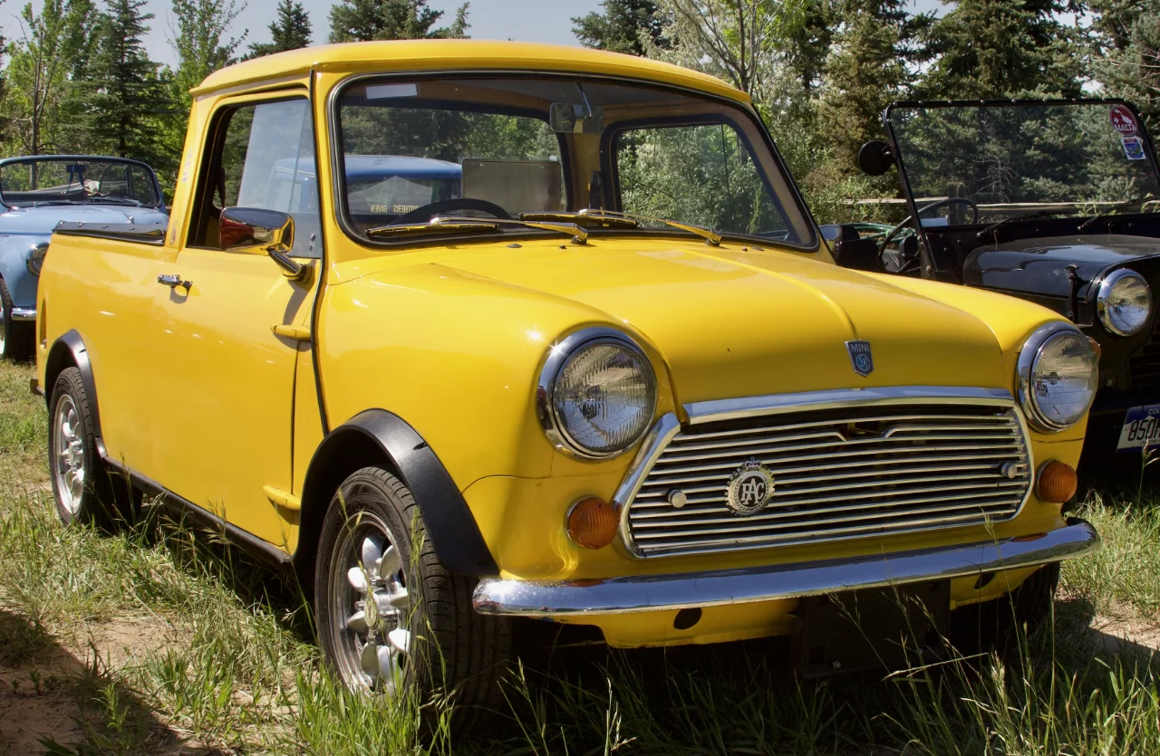 1976 British Leyland Pickup - Classic Mini